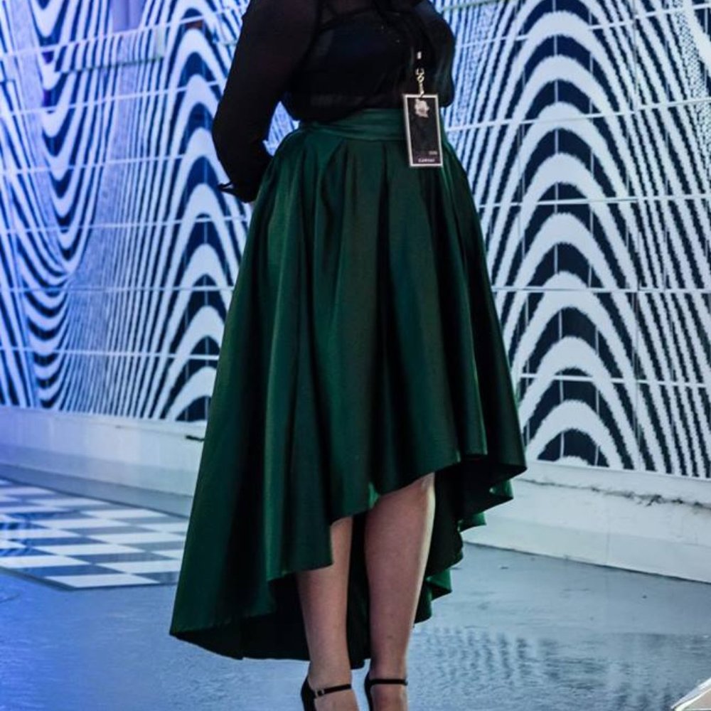 AKIRA Chicago - Black Label - Emerald Green High Low Skirt